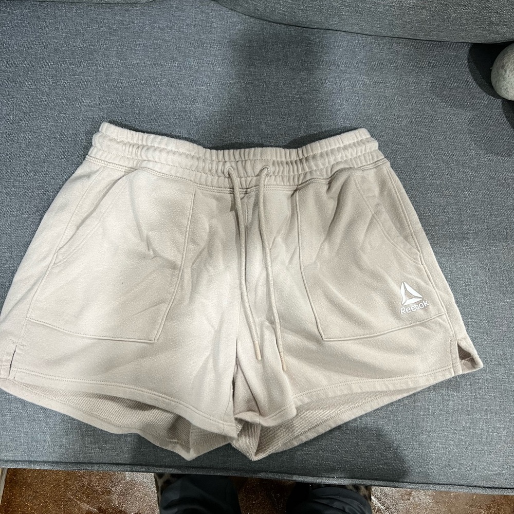 Reebok Cream Athletic Shorts Size M Drawstring Logo